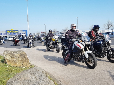 À Cherbourg, une cinquantaine de motards a pris le départ à 10h30, direction Flers. - Célia Caradec