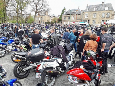 Les motards étaient nombreux à Flers, samedi 14 avril 2018. - Facebook Etienne Guilbert