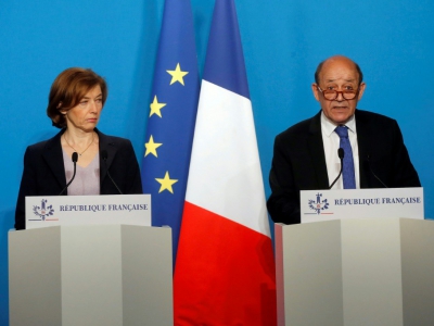 La ministre des Armées Florence Parly et le ministre des Affaires étrangères Jean-Yves Le Drian le 14 avril 2018 à Paris - Michel Euler [POOL/AFP]