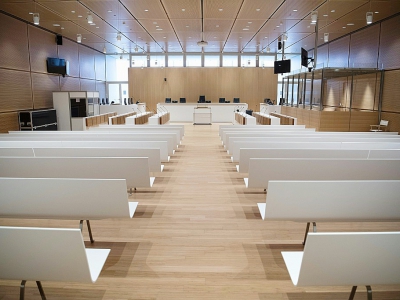 Une salle de tribunal dans le nouveau Palais de justice de Paris, conçu par l'architecte Renzo Piano,  le 26 mars 2018 dans le quartier des Batignolles, au nord-ouest de Paris - CHRISTOPHE ARCHAMBAULT [AFP]
