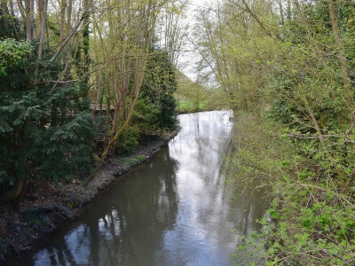 La rivière, l'Andelle, passe juste derrière la maison et se jette dans la Seine quelques kilomètres plus loin. - Amaury Tremblay