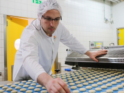 Une nouvelle ligne de production pour la biscuiterie Saint-Michel à Avranches (Manche). - Saint-Michel