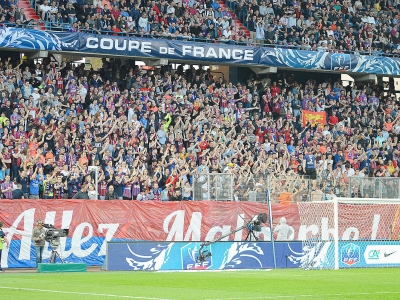 Le Malherbe Normandy Kop ultra-actif tout au long de la première mi-temps de Caen-PSG, demi-finale de Coupe de France de football, mercredi 18 avril 2018. - Maxence Gorréguès