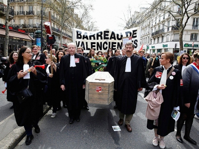 Des avocats manifestent contre la réforme de la justice, le 11 avril 2018 à Paris - STR [AFP/Archives]