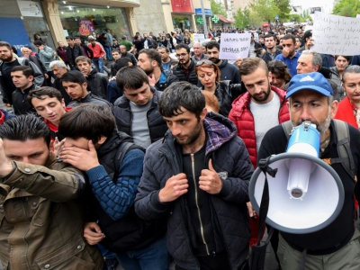 Manifestation de l'opposition à Erevan, le 20 avril 2018 - Vano SHLAMOV [AFP]