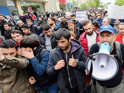Manifestation de l'opposition à Erevan, le 20 avril 2018 - Vano SHLAMOV [AFP]