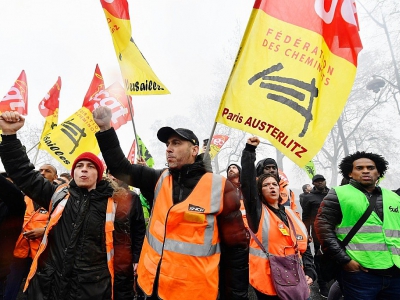 Des cheminots CGT manifestant contre la réforme de la SNCF le 9 avril 2018 à Paris - GERARD JULIEN [AFP/Archives]