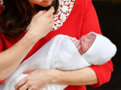 La Duchesse de Cambridge avec son troisième enfant, né lundi, dont le prénom est encore inconnu, stimulant les parieurs. Londres le 23 avril 2018 - John Stillwell [POOL/AFP]