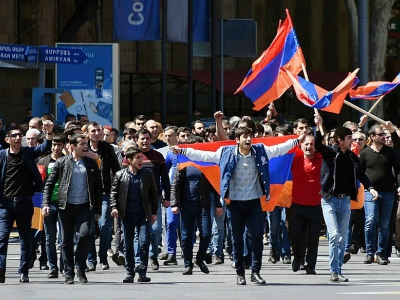 Manifestation de l'opposition à Erevan le 25 avril 2018 - Vano Shlamov [AFP]