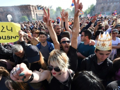 Des opposants manifestent à Erevan, le 25 avril 2018 en Arménie - Vano SHLAMOV [AFP]