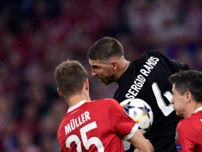Le capitaine du Real Madrid Sergio Ramos (c) lors du match face au Bayern en demi-finales aller de C1, le 25 avril 2018 à Munich - JAVIER SORIANO [AFP]
