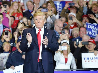 Donald Trump lors de son meeting de campagne à Washington, dans le Michigan, le 28 avril 2018 - MANDEL NGAN [AFP]
