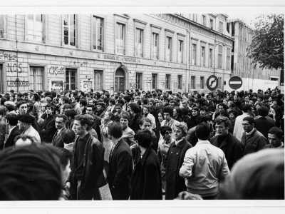 Le 10 mai 1968 marque la première grande manifestation caennaise. - Archives départementales du Calvados
