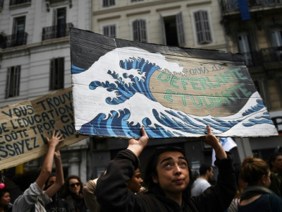 Des étudiants participent à la manifestation du 1er Mai à Marseille - ANNE-CHRISTINE POUJOULAT [AFP]