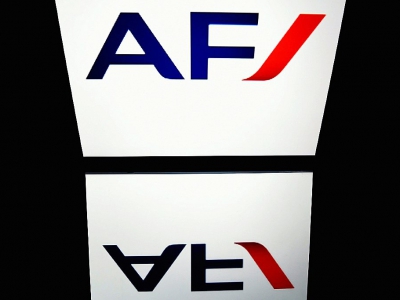 Le logo d'Air France photographié sur une tablette à Paris le 9 avril 2018 - Lionel BONAVENTURE [AFP/Archives]