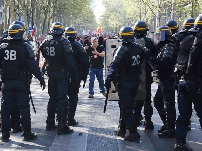 Des CRS déployés le 19 avril 2018 à Paris lors d'une manifestation contre la politique du gouvernement - Zakaria ABDELKAFI [AFP/Archives]