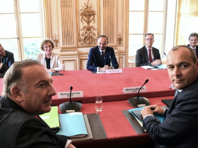 Edouard Philippe et sa ministre du Travail Muriel Pénicaud reçoivent les organisations patronales et syndicales, le 31 août 2017 - ALAIN JOCARD [AFP/Archives]