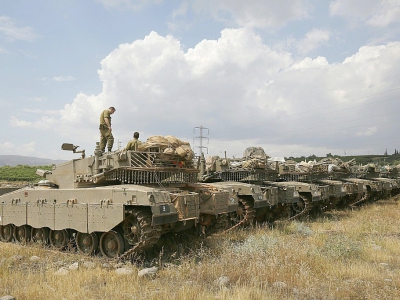Des tanks israéliens postés dans la partie du Golan occupé par Israël, près de la frontière avec la Syrie, le 9 mai 2018. - JALAA MAREY, JALAA MAREY [AFP]