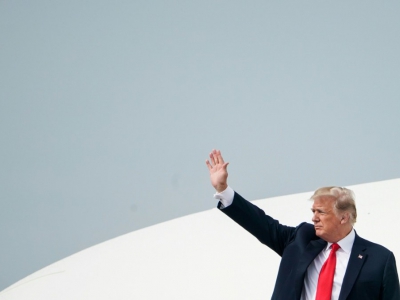 Le président américain Donald Trump embarque à bord d'Air Force One, le 10 mai 2018 sur la base d'Andrews près de Washington - Mandel NGAN [AFP]