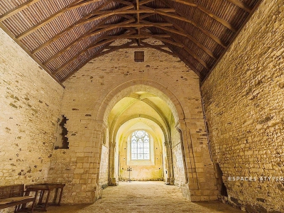 Un ancien prieuré avec une chapelle à Falaise fait partie des biens atypiques en vente. - Espaces atypiques