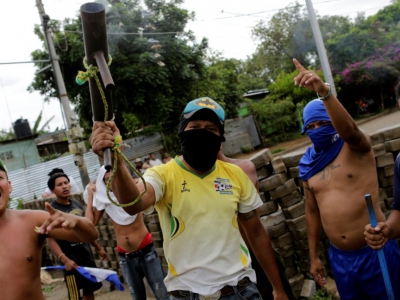 Des manifestants contre le président du Nicaragua Daniel Ortega à Masaya, le 15 mai 2018 - INTI OCON [AFP]