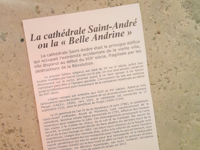 Le Scriptorial d'Avranches construit à quelques mètres du square Thomas-Becket évoque l'histoire de la Belle Andrine - Thibault Deslandes