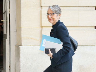 La ministre des Transports Elisabeth Borne arrivant à l'Hôtel Matignon à Paris le 19 avril 2018 - BERTRAND GUAY [AFP/Archives]