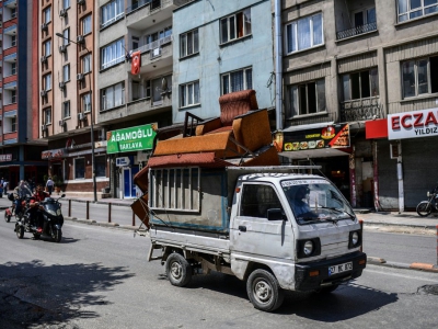 Un chauèffeur syrien conduit une camionnette à Gaziantep, en Turquie, le 1er mai 2018 - OZAN KOSE [AFP]