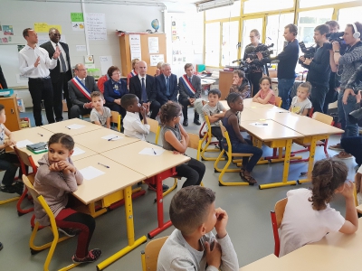 Le Ministre en visite dans les classes de l'école Molière à Alençon. - Eric Mas