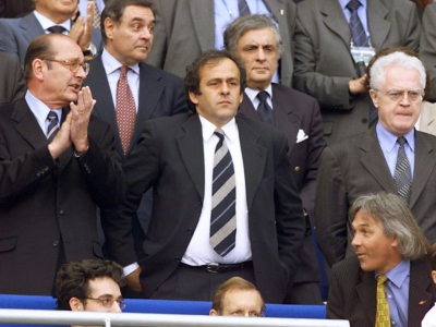 Michel Platini, alors co-président du Comité français d'organisation (CFO) de la Coupe du monde 1998, suit le quart de finale face à l'Italie au Mondial au Stade de France, le 3 juillet 1998 - GERARD JULIEN [AFP/Archives]