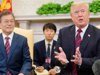 Le président américain Donald Trump et son homologue sud-coréen Moon Jae-in lors d'une rencontre à la Maison Blanche, le 22 mai 2018 à Washington - SAUL LOEB [AFP]
