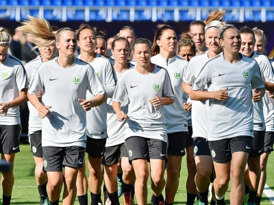 Les joueuses de Wolfsburg à l'entraînement, le 23 mai 2018 à Kiev - SERGEI SUPINSKY [AFP]
