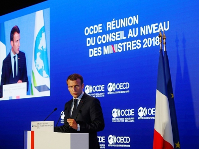Emmanuel Macron prononce un discours devant l'OCDE à Paris, le 30 mai 2018 - PHILIPPE WOJAZER [POOL/AFP]