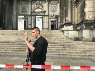 Cordon de police devant la cathédrale de Berlin le 3 juin 2018 - Jan DÖRNER [AFP]