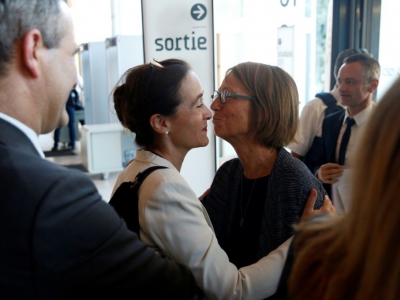 La ministre de la Culture Francoise Nyssen (D) et la présidente de France Televisions Delphine Ernotte (G) à Paris, le 5 juillet 2017 - GEOFFROY VAN DER HASSELT [AFP]