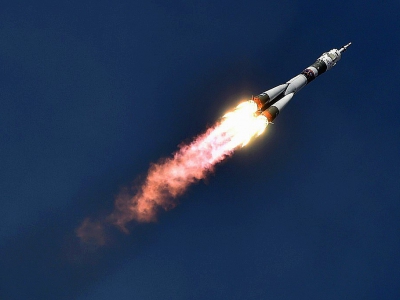Un vaisseau spatial russe Soyouz avec à son bord un cosmonaute russe et deux astronautes américain et allemand en route vers la STation spatiale internationale, le 6 juin 2018 - Vyacheslav OSELEDKO [AFP]