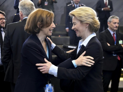 La ministre française de la Défense Florence Parly (g) et son homologue allemande Ursula von der Leyen à BRuxelles, le 8 juin 2018 - JOHN THYS [AFP]