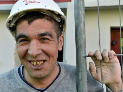 Hocine sur un chantier d'Aurillac le 2 mai 2018 - Thierry Zoccolan [AFP]