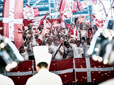 Des supporters danois venus assister au Bocuse d'Or Europe 2018 à Turin - MARCO BERTORELLO [AFP]