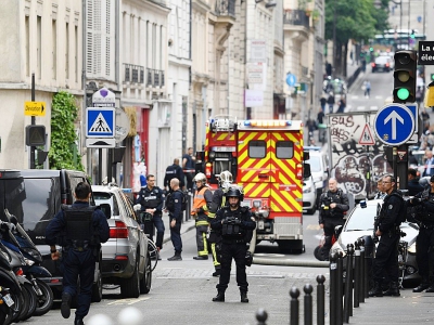 Le dispositif de sécurité autour de la rue des Petites écuries, dans le Xe arrondissement de Paris, le 12 juin 2018 - Alain JOCARD [AFP]