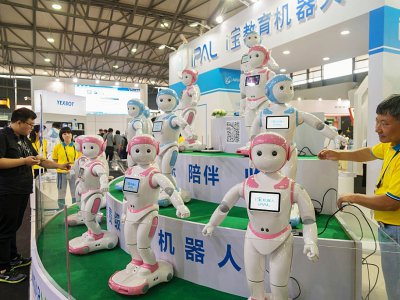 Des robots d'Avatarmind le 13 juin 2018 au Consumer Electronics Show (CES) de Shanghai - - [AFP]
