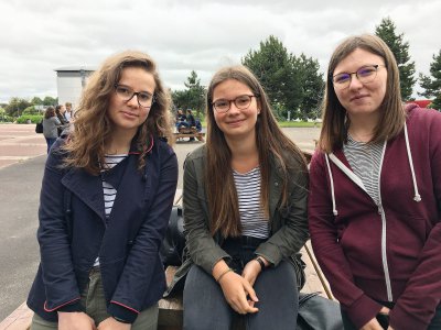 Mathilde Lechassant, Julie Beziau et Morgane Sarrazin, élèves en Terminale S au lycée Fresnel à Caen (Calvados). - Solenn Boulant