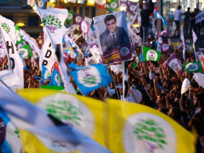 Des partisans de Selahattin Demirtas, candidat du parti prokurde HDP à la présidentielle, lors d'un rassemblement à Diyarbakir, le 20 juin 2018 en Turquie - - [AFP]