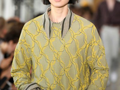 Un mannequin lors du défilé Wooyoungmi à la Fashion Week, de Paris, le 23 juin 2018 - BERTRAND GUAY [AFP]