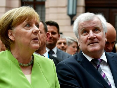 La chancelière allemande Angela Merkel et le ministre de l'Intérieur Horst Seehofer à Berlin le 20 juin 2018 - Tobias SCHWARZ [AFP/Archives]
