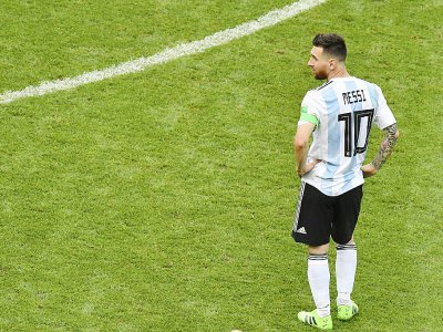 L'Argentin Lionel Messi dépité après l'élimination contre la France, le 30 juin 2018 à Kazan - SAEED KHAN [AFP]