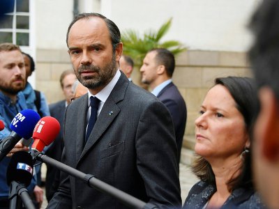 Edouard Philippe et la maire de Nantes Johanna Rolland s'expriment devant la presse le 5 juillet 2018 à Nantes - Damien MEYER [AFP]