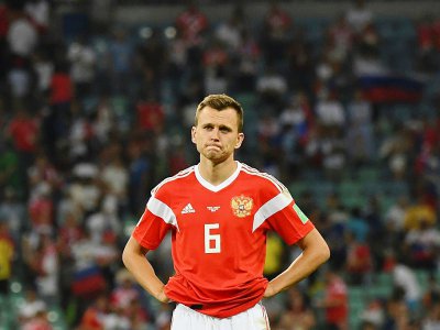 Le milieu russe Denis Cheryshev abattu après la défaite en quart de finale du Mondial le 7 juillet 2018 - Kirill KUDRYAVTSEV [AFP]