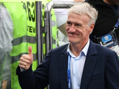 Le coach des Bleus Didier Deschamps ravi de la victoire des siens face à l'Uruguay à Nijni Novgorod, le 6 juillet 2018 - FRANCK FIFE [AFP]