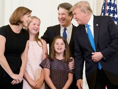 Le juge Brett Kavanaugh, accompagné de sa famille, vient d'être nommé par le président américain Donald à la Cour suprême, à Washington le 9 juillet 2018 - SAUL LOEB [AFP]